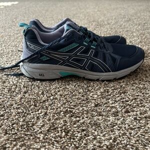 Gently worn Women’s Asics Gel Venture 7 Sneakers - Dark Blue and Aqua size 10
